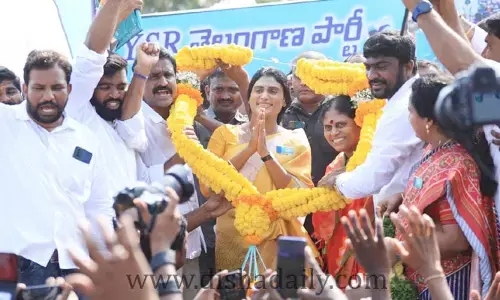 YS షర్మిల పాదయాత్రకు పోలీసుల అనుమతి!