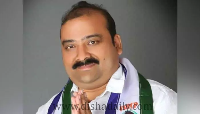 ఖతర్నాక్ దొంగలు.. అధికార పార్టీ MLA ఇంట్లోనే దొంగతనం ఖతర్నాక్ దొంగలు.. అధికార పార్టీ MLA ఇంట్లోనే దొంగతనం