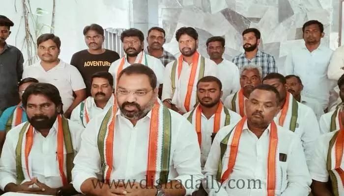 కేటీఆర్ సభను అడ్డుకుంటాం.. కాంగ్రెస్ కార్యకర్తలు కేటీఆర్ సభను అడ్డుకుంటాం.. కాంగ్రెస్ కార్యకర్తలు