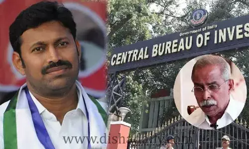 Vivekha Murder Case: అవినాష్‌రెడ్డిని ప్రశ్నిస్తోన్న సీబీఐ అధికారులు