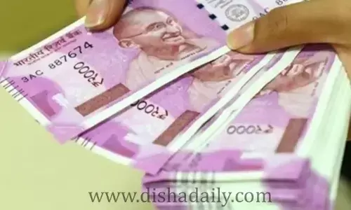 డబ్బు లెక్కించే సమయంలో అస్సలే ఈ తప్పులు చేయకూడదంట?