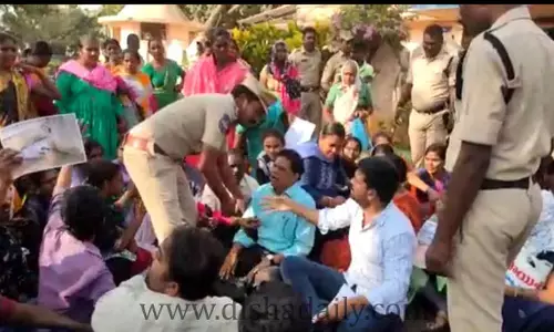 మాజీ ఐఏఎస్ అధికారి ఆకునూరి మురళి అరెస్ట్