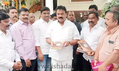 ఉద్యోగుల సమస్యలకు కృషి చేస్తా.. మంత్రి తలసాని శ్రీనివాస్ హామీ