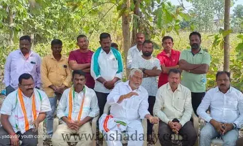 ఆ ప్రాజెక్ట్ తెగిపోవడడానికి మంత్రి బాధ్యతరహిత్యమే కారణం: ఎమ్మెల్సీ జీవన్ రెడ్డి