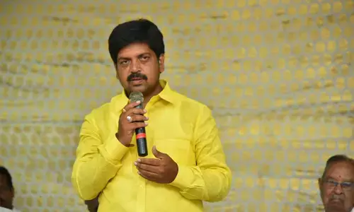 సీఎం జగన్ సింహం కాదు.. పులివెందుల పిల్లి: మాజీ మంత్రి Kollu Ravindra సెటైర్