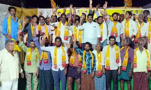 Darmavaramలో సీన్ రివర్స్... వైసీపీ నుంచి టీడీపీలోకి 80 కుటుంబాలు