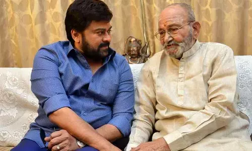 K.Vishwanath  తనది తండ్రీకొడుకుల అనుబంధం:Chiranjeevi