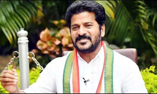 సచివాలయం ఏమైనా కేసీఆర్ ప్రైవేటు ఫాంహౌసా?