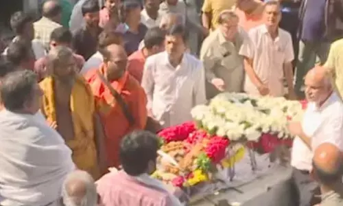 ముగిసిన కళాతపస్వి కె. విశ్వనాథ్‌ అంత్యక్రియలు