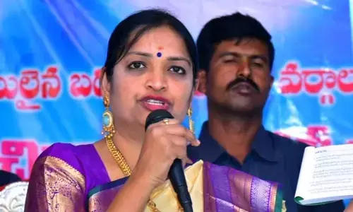మంత్రి ఉషశ్రీ చరణ్‌కు నిరసన సెగ..
