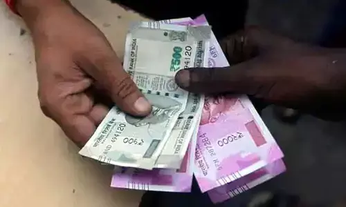 Anakapalliలో లంచం మహమ్మారి.. అడ్డంగా బుక్కైన వీర్వో