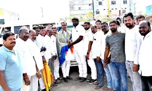 రాజగోపాల్ రెడ్డికి ఘన స్వాగతం పలికిన బీజేపీ శ్రేణులు
