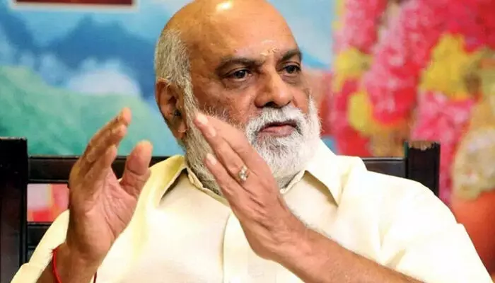 వాళ్లకోసమే యూట్యూబ్ ఛానల్ స్టార్ట్ చేశాను: రాఘవేంద్రరావు! వాళ్లకోసమే యూట్యూబ్ ఛానల్ స్టార్ట్ చేశాను: రాఘవేంద్రరావు!