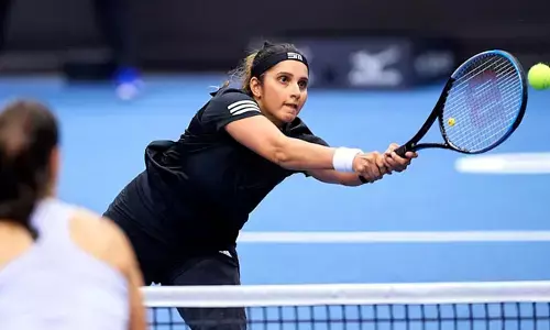 Abu Dhabi ఓపెన్‌ మహిళల డబుల్స్‌ తొలి రౌండ్‌లో Sania ఓటమి..