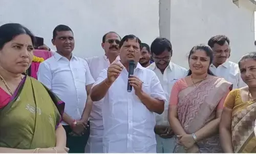 KCR వేసిన రోడ్లపై నడవొద్దు: BRS ఎమ్మెల్యే భాస్కర్ రావు సంచలన వ్యాఖ్యలు