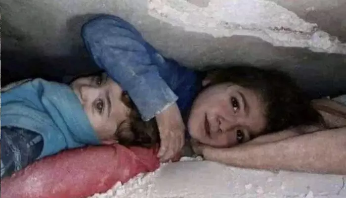 Turkey earthquake :17 గంటలు విధితో పోరాడి తమ్మున్ని రక్షించుకున్న చిన్నారి