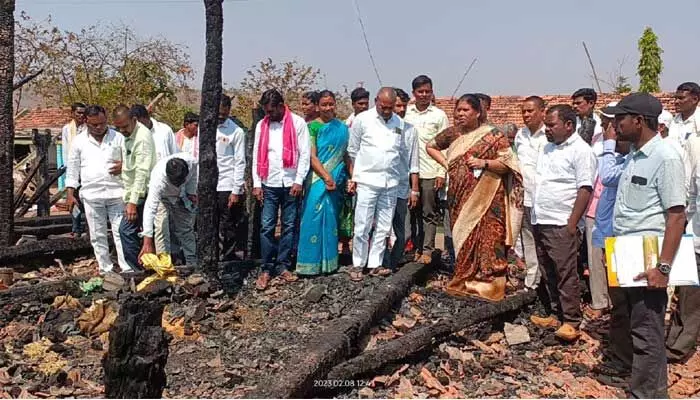 బాధిత కుటుంబాలను ఆదుకుంటాం.. బాధిత కుటుంబాలను ఆదుకుంటాం..