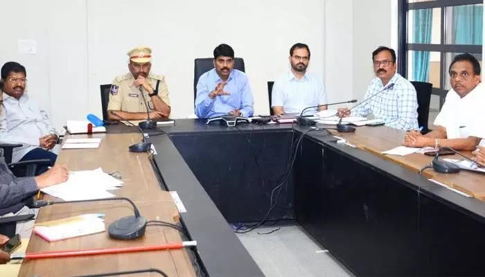 అభివృద్ధి పనులను త్వరితగతిన పూర్తి చేయండి: కలెక్టర్ నారాయణ రెడ్డి అభివృద్ధి పనులను త్వరితగతిన పూర్తి చేయండి: కలెక్టర్ నారాయణ రెడ్డి