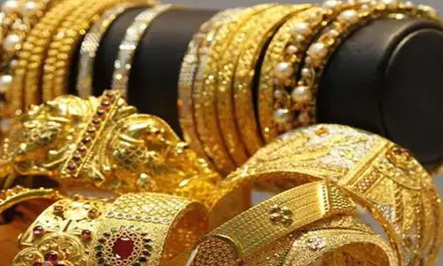 నేడు స్వల్పంగా తగ్గిన బంగారం ధరలు