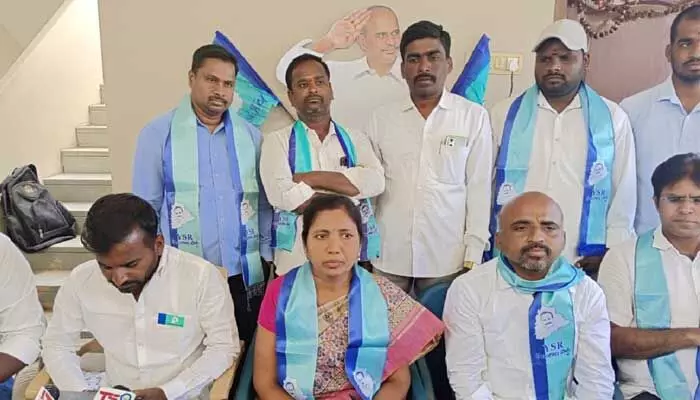 కాంగ్రెస్ లో కష్టపడే వారికి విలువ లేదు.. కాంగ్రెస్ లో కష్టపడే వారికి విలువ లేదు..