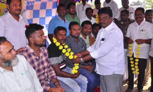వైరాలో జర్నలిస్టుల రిలే నిరాహార దీక్ష