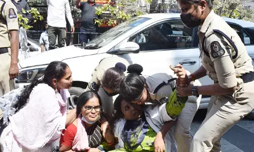 ఉధృతంగా మారిన ఏఎన్ఎమ్‌ల చలో అసెంబ్లీ.. ఎక్కడికక్కడే అరెస్టులు చేసిన పోలీసులు