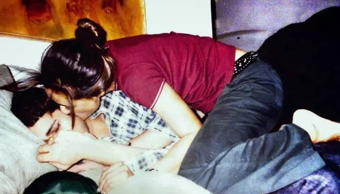 Romantic Photo : మహేష్, నమ్రత వివాహ బంధానికి 18 ఏళ్లు.. రొమాంటిక్ పిక్ వైరల్ Romantic Photo : మహేష్, నమ్రత వివాహ బంధానికి 18 ఏళ్లు.. రొమాంటిక్ పిక్ వైరల్