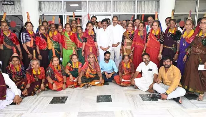 సీఎం కేసీఆర్ కు ధన్యవాదాలు తెలిపిన ఖాయితీ లంబాడాలు.. సీఎం కేసీఆర్ కు ధన్యవాదాలు తెలిపిన ఖాయితీ లంబాడాలు..