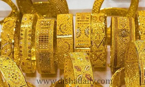 10 ఫిబ్రవరి: మహిళలకు షాకింగ్ న్యూస్.. మెరుపు వేగంతో  దూసుకెళ్తున్న బంగారం ధరలు