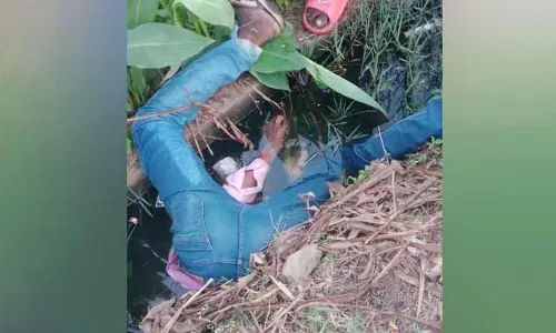 మురికి కాలువలో యువకుడి మృతదేహం...