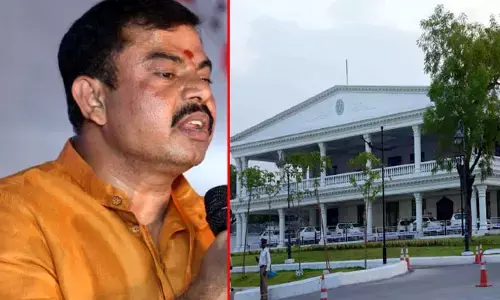బ్రేకింగ్ : ప్రగతి భవన్ దగ్గర రాజాసింగ్ అరెస్ట్
