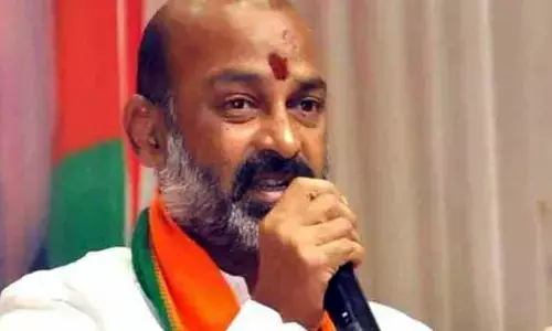 కొత్త సచివాలయం డోమ్‌లు కూల్చేస్తాం: బండి సంజయ్ సంచలన వ్యాఖ్యలు