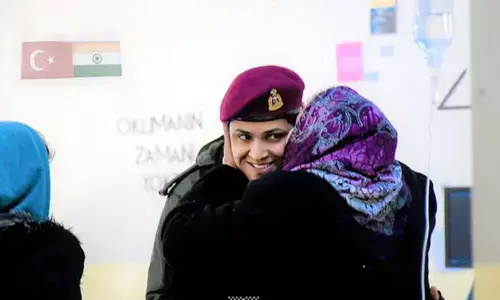 Turkey - Syria EarthQuake : ఇండియన్ ఆర్మీకి టర్కీ మహిళ థ్యాంక్స్.. ఫోటో వైరల్