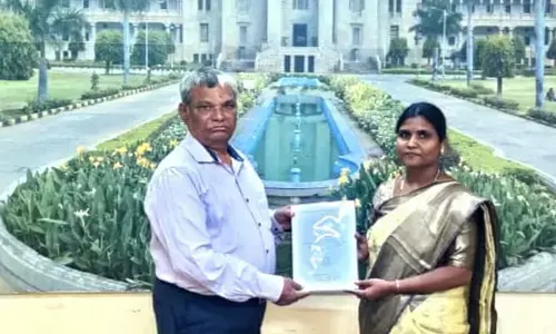 పీహెచ్‌డీ పట్టా అందుకున్న మక్తల్ ఉపధ్యాయురాలు