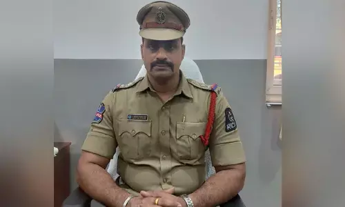 సంతోష్ నగర్ పోలీస్ స్టేషన్ CI వంశీకృష్ణపై బదిలీ వేటు