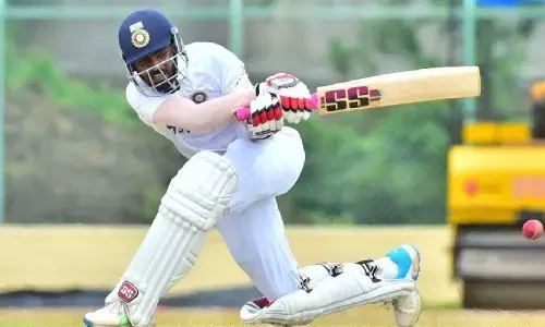 నాగపూర్ టెస్టులో నిరాశపరిచిన తెలుగు తేజం.. రీ ఎంట్రీలో ఇరగదీస్తున్న జడేజా..