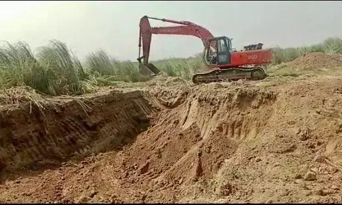 Ap News: లంక భూముల్ని గుల్ల చేస్తున్నారు..