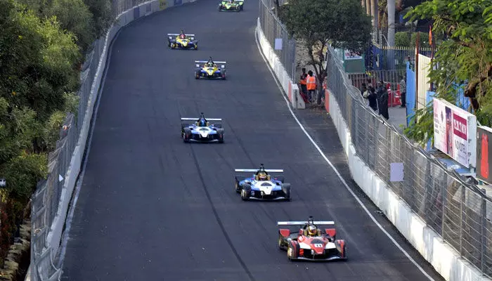 Formula E Race : హైదరాబాద్ ఈ రేసింగ్కు పార్కింగ్ కష్టాలు Formula E Race : హైదరాబాద్ ఈ రేసింగ్కు పార్కింగ్ కష్టాలు