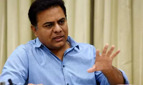 మెట్రో ఛార్జీల పెంపుపై కేటీఆర్ కీలక వ్యాఖ్యలు