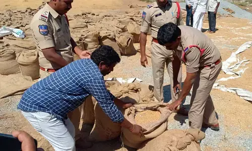 అంతుబట్టని వడ్లల్లో రాళ్ల బాగోతం