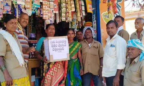 పస్తులుంటున్న పారిశుద్ధ్య కార్మికులు..