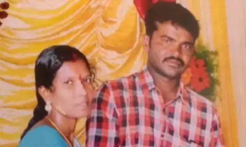 ఘోర రోడ్డు ప్రమాదం: భార్య మృతి.. భర్తకు తీవ్ర గాయాలు