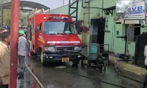 కెమికల్ కంపెనీలో ఎగిసిపడుతున్న మంటలు..