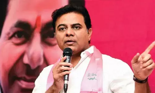 ముగ్గురు మంత్రులు.. మూడు మాటలు : కేటీఆర్ ఫైర్