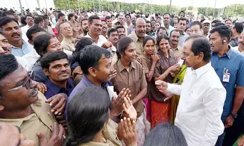 ఇదెక్కడి న్యాయం.. ఆర్టీసీకి లాభాలు వస్తేనే జీతాలు పెంచుతారా?