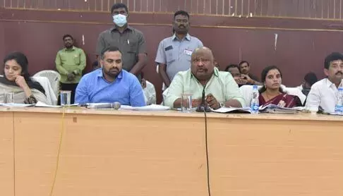 మార్చి 31 లోగా పెండింగ్ పనులను పూర్తి చేయాలి : మంత్రి గంగుల కమలాకర్ మార్చి 31 లోగా పెండింగ్ పనులను పూర్తి చేయాలి : మంత్రి గంగుల కమలాకర్