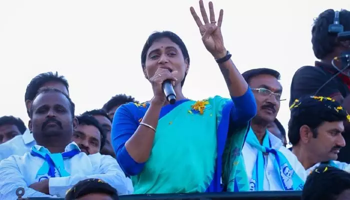 ముత్తిరెడ్డి కాదు కబ్జా రెడ్డి.. ప్రజా ప్రస్థాన పాదయాత్రలో వైఎస్ షర్మిల ముత్తిరెడ్డి కాదు కబ్జా రెడ్డి.. ప్రజా ప్రస్థాన పాదయాత్రలో వైఎస్ షర్మిల