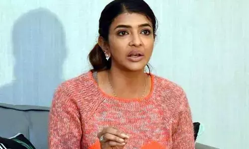 గుడికి వచ్చినప్పుడు ప‌ర్సన‌ల్ విష‌యాలు మాట్లాడోద్దు? మంచు లక్ష్మీ ఫైర్