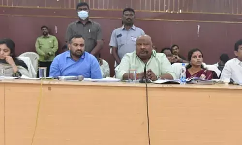 మార్చి 31 లోగా పెండింగ్ పనులను  పూర్తి చేయాలి : మంత్రి గంగుల కమలాకర్