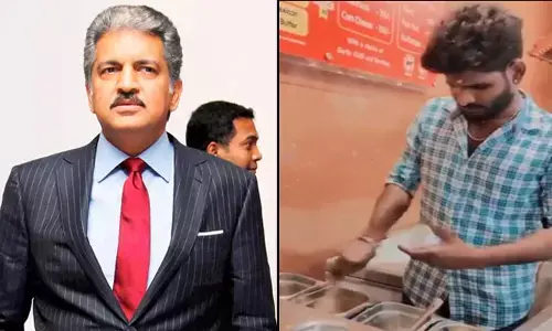 మహీంద్రా కంపెనీ  కల్చరల్ ఫెస్ట్ కు చీఫ్ గెస్ట్ గా స్వీట్ కార్న్ వెండర్..!